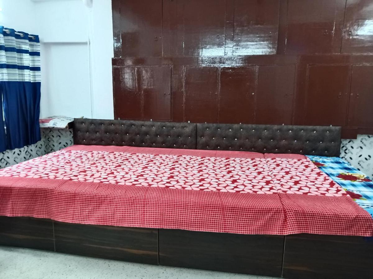 Chinta Haran Rest House Deoghar Quarto foto